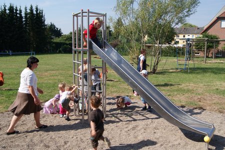 Neue-Rutsche-Spielplatz-Heiligengrabe-eingeweiht