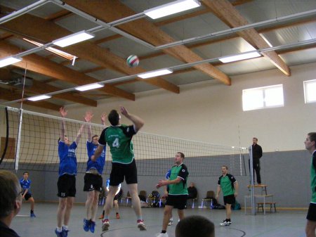 Volleyball-Landesklassepartie-Blumenthal-Grabow-gegen-Kyritz-Angriff-und-Block