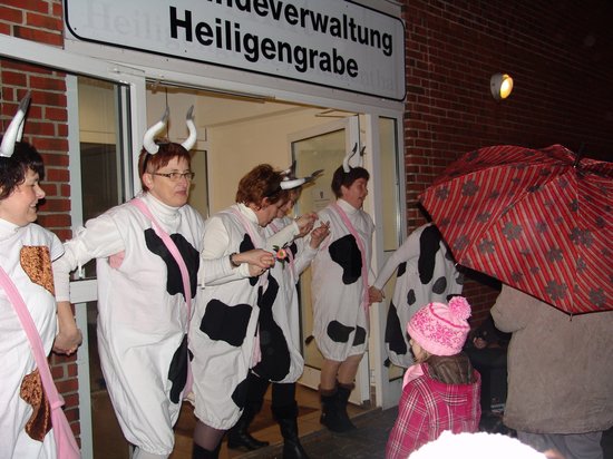 Heiligengrabe - Neujahrstreff - 2011 - Kühe - in - der - Gemeindeverwaltung - Programm - 14-01-2011