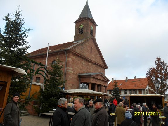Impressionen-Fotos-Bilder-vom-18-Fahrenbacher-Weihnachtsmarkt-2011-Kirche