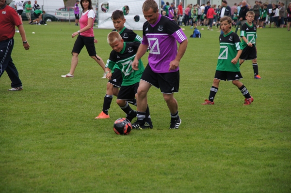 Fußballspiel Eltern-Kinder beim Championsday 2012 der Fussballschule Elser