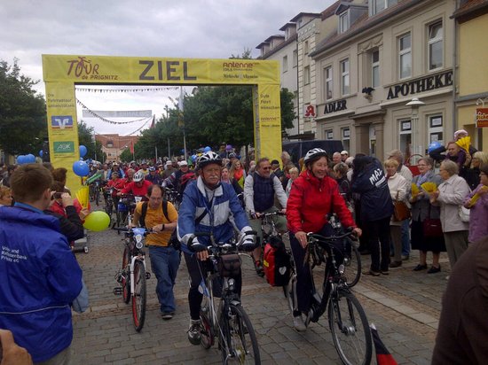Tour-de-Prignitz-2012-2-Etappe-Zieleinfahrt-Pritzwalk