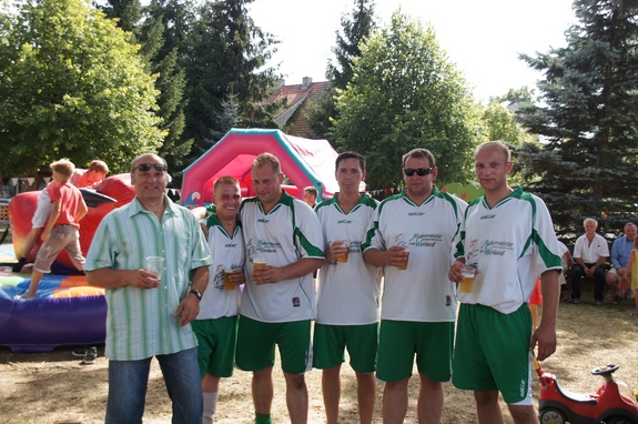 Siegerteam-Malermeister-Fred-Wehland-beim-Fussballturnier-Dorffest-Jabel-2012
