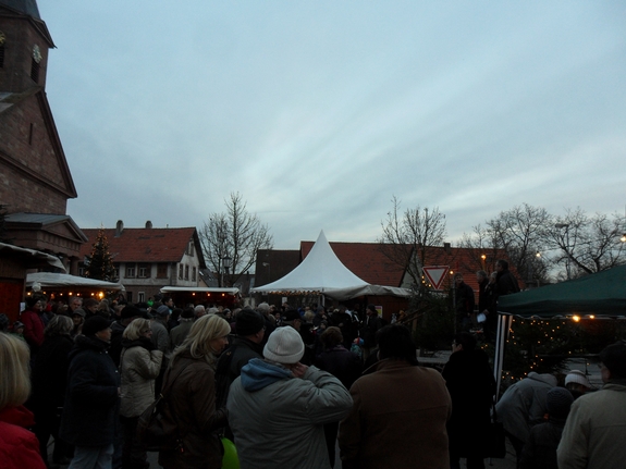 Eroeffnung-Weihnachtsmarkt-Fahrenbach-2012