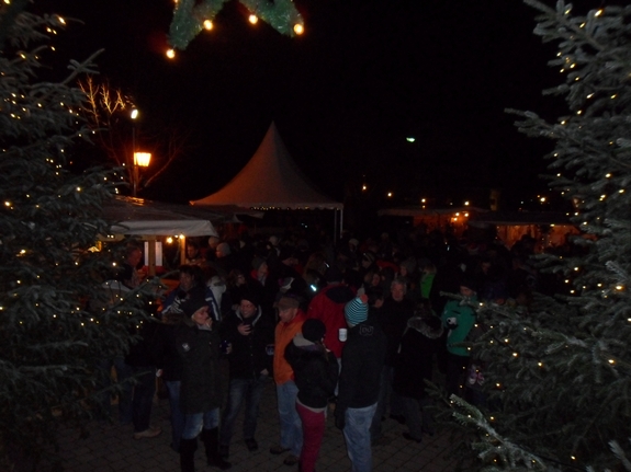Weihnachtsmarktbesucher-Fahrenbach-2012